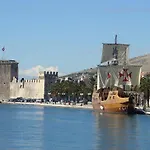In * Trogir